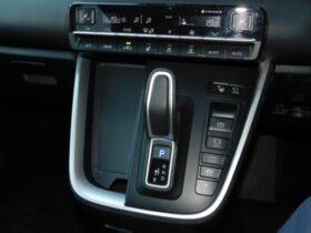 
									TOYOTA Noah Z Pearl White 2023′ AT0SV full								