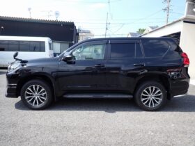 
									TOYOTA Land Cruiser Prado TX L Package Sunroof 7 Seater Black 2020′ AT0T3 full								