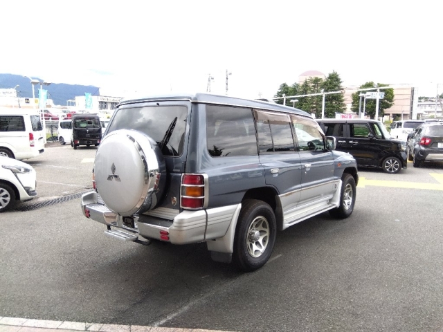 MITSUBISHI Pajero GR Long Gray 1997′ AV5TM