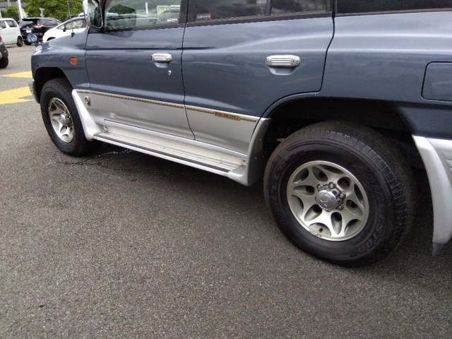 MITSUBISHI Pajero GR Long Gray 1997′ AV5TM
