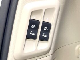 
									TOYOTA Land Cruiser Prado TX L Packet Matte Black Ed Pearl White 2023′ AVERQ full								