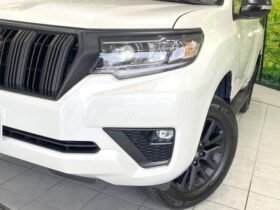 
									TOYOTA Land Cruiser Prado TX L Packet Matte Black Ed Pearl White 2023′ AVERQ full								