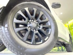 
									TOYOTA Land Cruiser Prado TX L Packet Matte Black Ed Pearl White 2023′ AVERQ full								