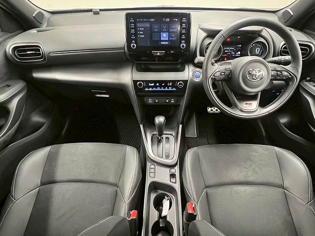 TOYOTA Yaris Cross GR Sport White/Black 2022′ AVEZ8