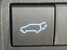 
									TOYOTA Yaris Cross GR Sport White/Black 2022′ AVEZ8 full								