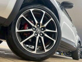 
									TOYOTA Yaris Cross GR Sport White/Black 2022′ AVEZ8 full								
