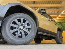 
									TOYOTA Land Cruiser Wagon VX First Edition Gold 2024′ AVF5B full								
