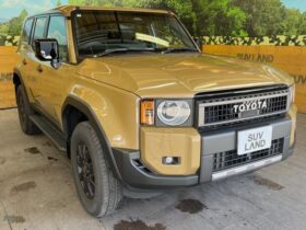 
									TOYOTA Land Cruiser Wagon VX First Edition Gold 2024′ AVF5B full								