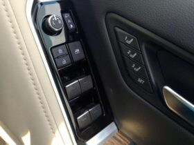 
									TOYOTA Land Cruiser Wagon ZX Pearl White 2023′ AVHE2 full								