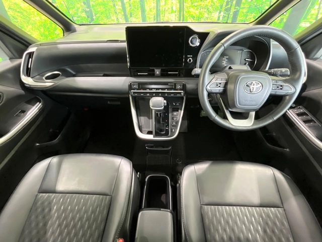 TOYOTA Noah S-Z Pearl White 2023′ AXJ8H