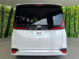 
									TOYOTA Noah S-Z Pearl White 2023′ AXJ8H full								