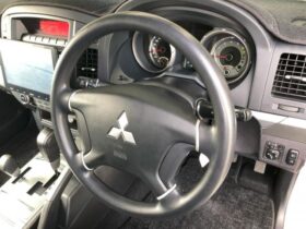 
									MITSUBISHI Pajero Long GR Silver 2011′ AXN3P full								