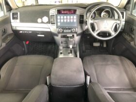 
									MITSUBISHI Pajero Long GR Silver 2011′ AXN3P full								