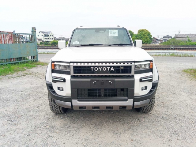 TOYOTA Land Cruiser Wagon VX Pearl White 2025′ AXY3P