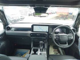 
									TOYOTA Land Cruiser Wagon VX Pearl White 2025′ AXY3P full								