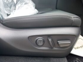 
									TOYOTA Land Cruiser Wagon VX Pearl White 2025′ AXY3P full								