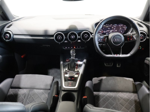 Audi TT 45 TFSI Quattro S-Line Packet White 2022′ AYT3X