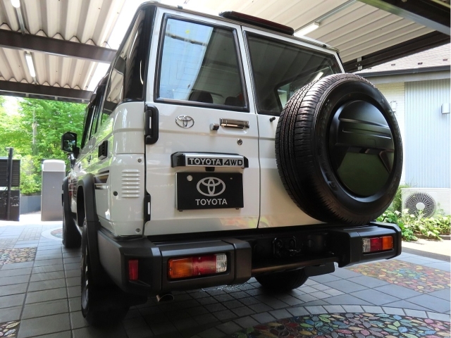 TOYOTA Land Cruiser Wagon AX White 2024′ AZPU3