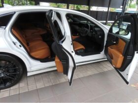 
									Lexus LS Executive Pearl White 2021′ AZPUX full								