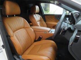 
									Lexus LS Executive Pearl White 2021′ AZPUX full								