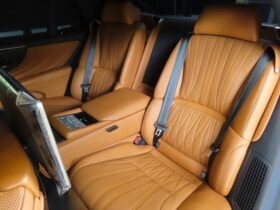 
									Lexus LS Executive Pearl White 2021′ AZPUX full								