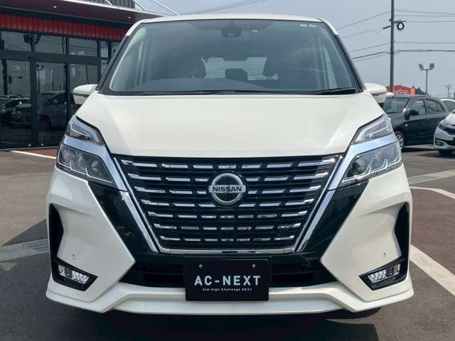 NISSAN Serena Highway Star V Pearl White 2019′ AZQ3P