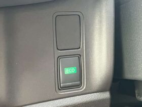 
									NISSAN Serena Highway Star V Pearl White 2019′ AZQ3P full								