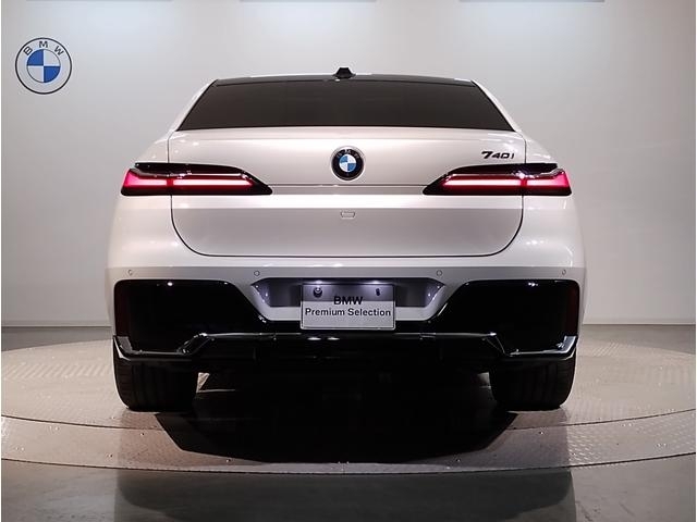 BMW 7 Series 740i M Sport First Ed Pearl White 2022′ B3QIF