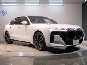 
									BMW 7 Series 740i M Sport First Ed Pearl White 2022′ B3QIF full								