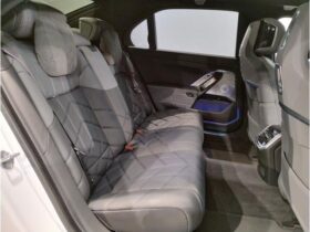 
									BMW 7 Series 740i M Sport First Ed Pearl White 2022′ B3QIF full								