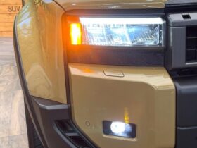 
									TOYOTA Land Cruiser Wagon VX First Edition Gold 2024′ B3ZJT full								