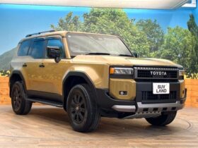 
									TOYOTA Land Cruiser Wagon VX First Edition Gold 2024′ B3ZJT full								