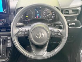 
									TOYOTA Sienta G Pearl White 2025′ B43FT full								