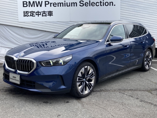 BMW 5 Series 523d xDrive Exclusive Navy Blue 2024′ B5VPD