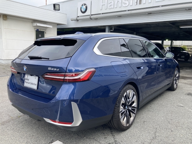 BMW 5 Series 523d xDrive Exclusive Navy Blue 2024′ B5VPD