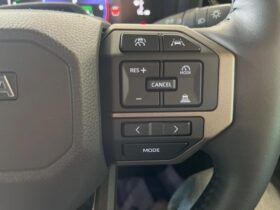 
									TOYOTA Land Cruiser Wagon VX First Edition Pearl White 2024′ B63HJ full								