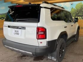 
									TOYOTA Land Cruiser Wagon VX First Edition Pearl White 2024′ B63HJ full								