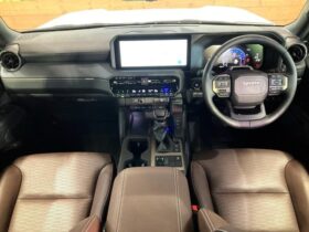 
									TOYOTA Land Cruiser Wagon VX Pearl White 2024′ B63NA full								