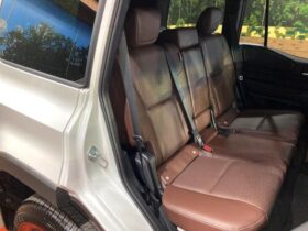 
									TOYOTA Land Cruiser Wagon VX Pearl White 2024′ B63NA full								