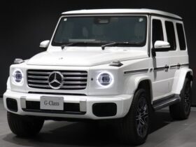 
									Mercedes-Benz G Class G450d Launch Edition (ISG) Pearl White 2024′ B80WF full								