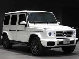 
									Mercedes-Benz G Class G450d Launch Edition (ISG) Pearl White 2024′ B80WF full								