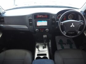 
									MITSUBISHI Pajero Exceed Black 2011′ BA624 full								
