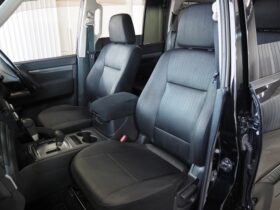 
									MITSUBISHI Pajero Exceed Black 2011′ BA624 full								