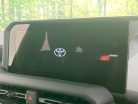 
									TOYOTA Land Cruiser Wagon VX Pearl White 2025′ BEO0K full								