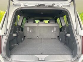 
									TOYOTA Land Cruiser Wagon VX Pearl White 2025′ BEO0K full								