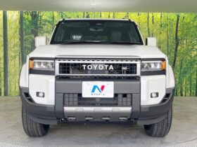 
									TOYOTA Land Cruiser Wagon VX Pearl White 2025′ BEO0K full								