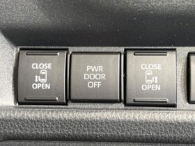 
									TOYOTA Sienta Z Black 2025′ BEOKB full								