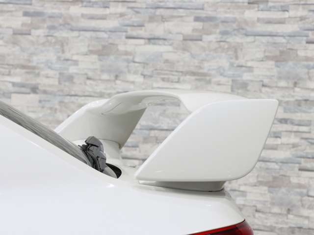 TOYOTA Impreza STi Pearl White 2011′ BESQH