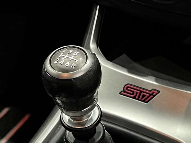 TOYOTA Impreza STi Pearl White 2011′ BESQH