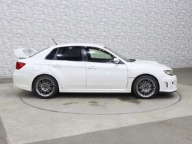 
									TOYOTA Impreza STi Pearl White 2011′ BESQH full								